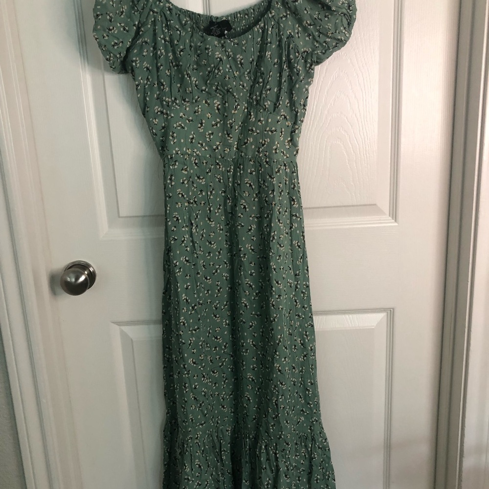 Angie Sage Green Floral Puff-Sleeve Maxi Dress